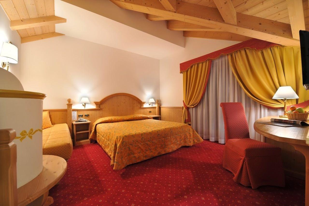 Sporthotel Rosatti Dimaro Exterior foto